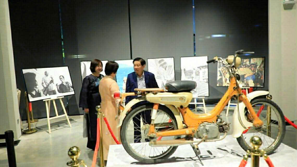 Hãy Yêu Nhau Đi: Khi Eras Land kết nối cộng đồng bằng âm nhạc và sự sẻ chia